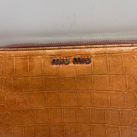 Miu Miu Embossed Leather Crocodile Tan And Pink Zippy Round Long Wallet - Picture 2 of 7
